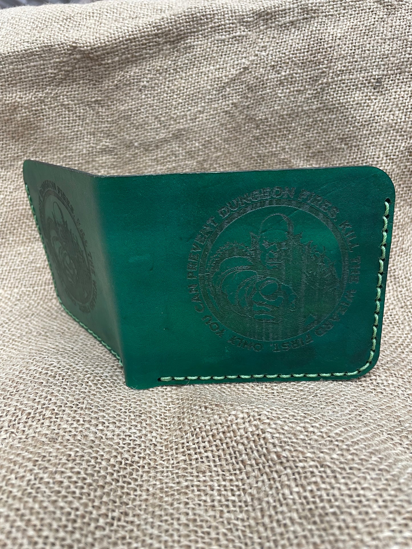Horizontal bifold wallet
