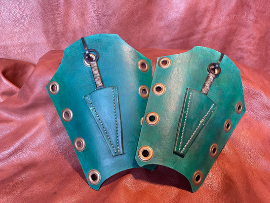 Bracers with Kunai